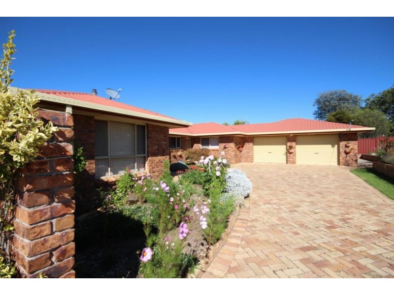 48 Duncan Street, Tenterfield NSW 2372