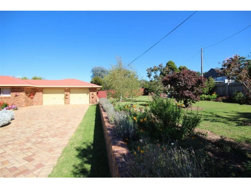 48 Duncan Street, Tenterfield NSW 2372