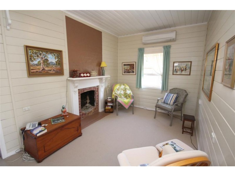 228 Bulwer Street, Tenterfield NSW 2372
