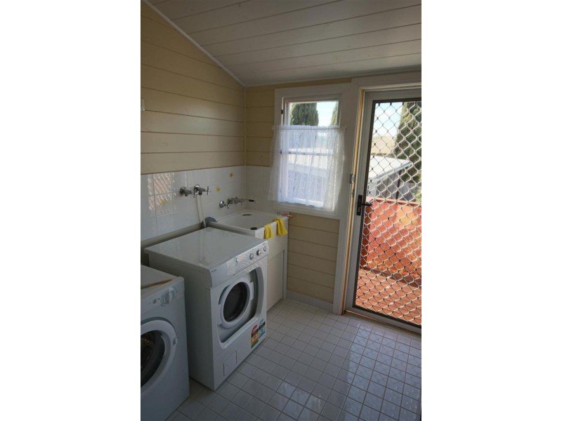 228 Bulwer Street, Tenterfield NSW 2372