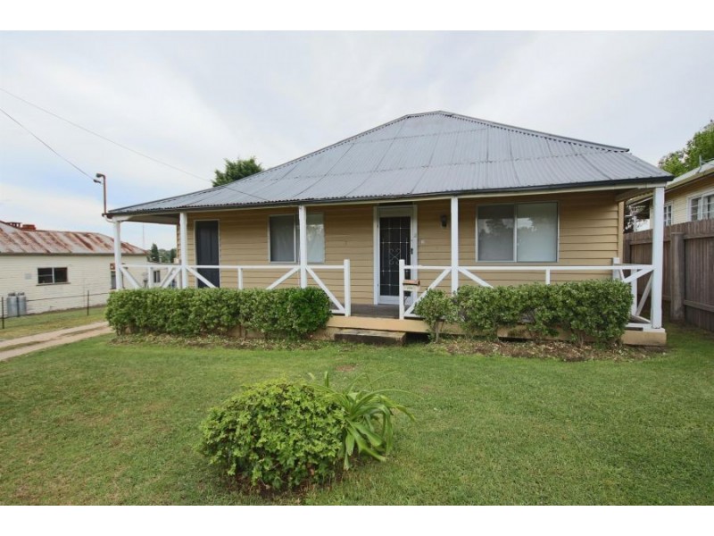 106 Miles Street, Tenterfield NSW 2372