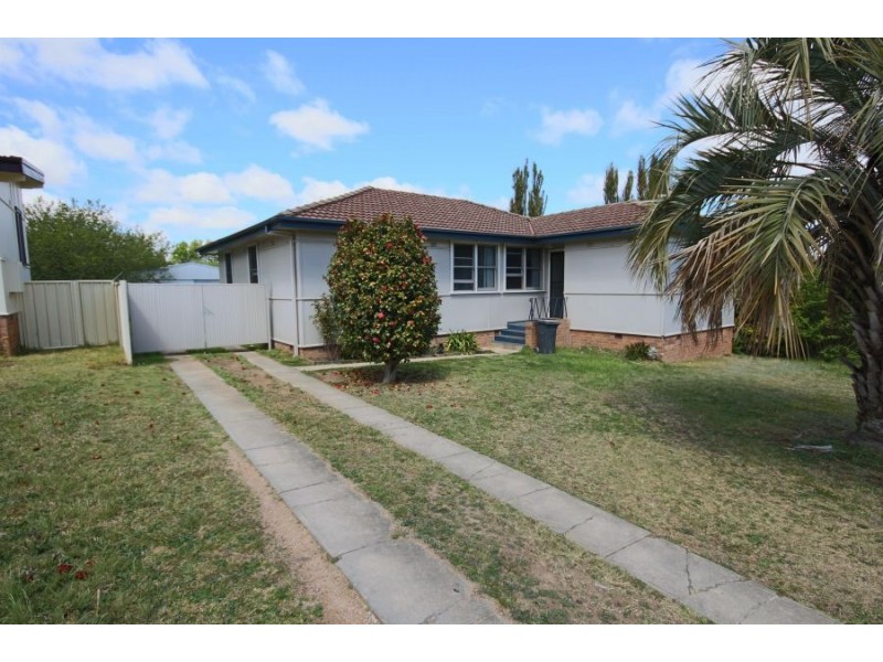 2 Kiely Street, Tenterfield NSW 2372