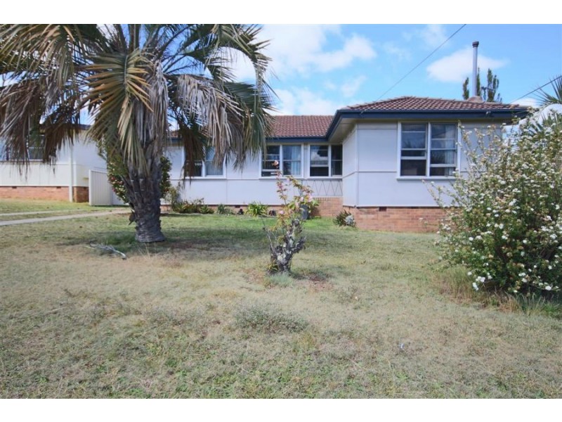 2 Kiely Street, Tenterfield NSW 2372