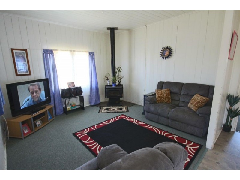 38 Margaret Street, Tenterfield NSW 2372