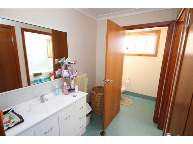 89 Petre Street, Tenterfield NSW 2372