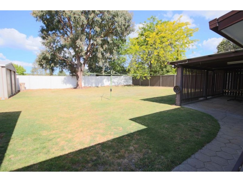 83 Wood Street, Tenterfield NSW 2372