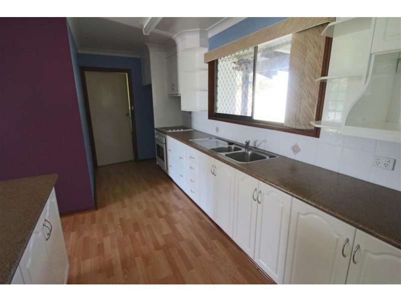 83 Wood Street, Tenterfield NSW 2372