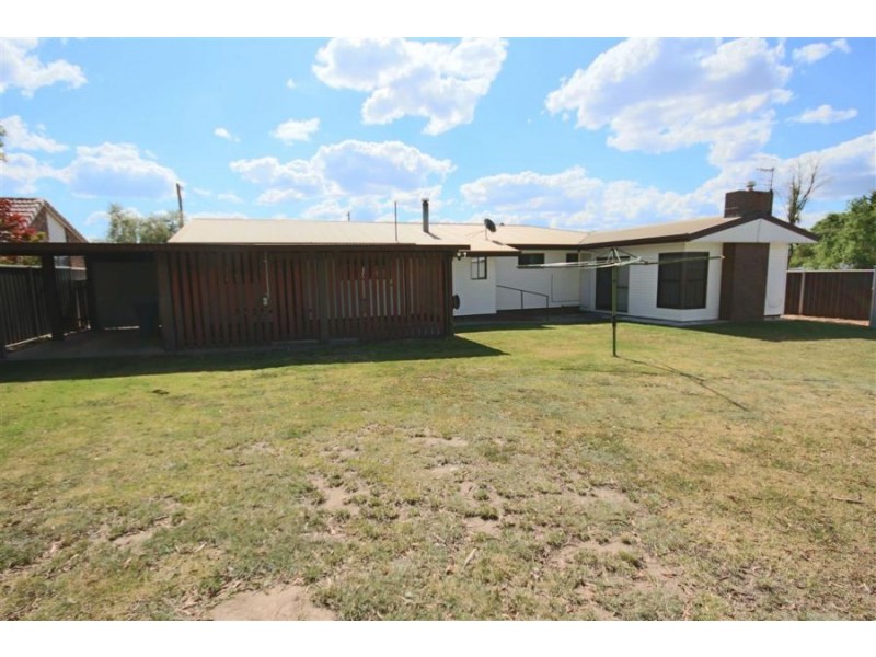 83 Wood Street, Tenterfield NSW 2372