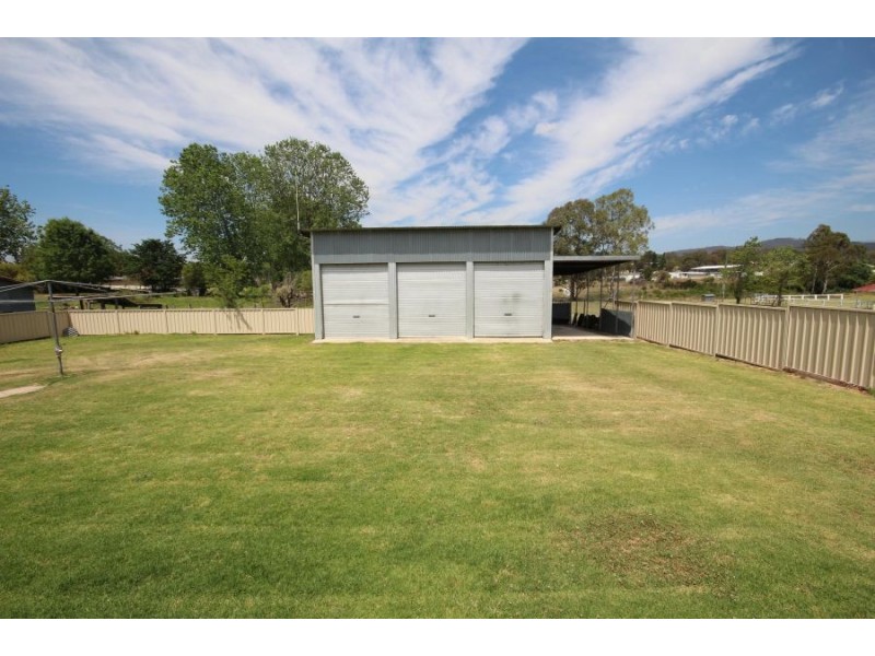 57 Pelham Street, Tenterfield NSW 2372