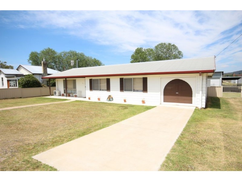 57 Pelham Street, Tenterfield NSW 2372