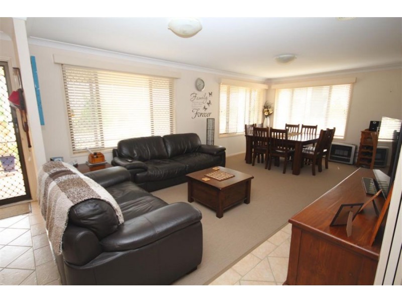 155 Petre Street, Tenterfield NSW 2372