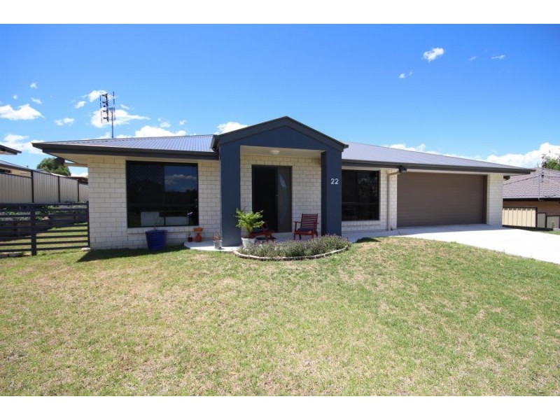 22 Laird Street, Tenterfield NSW 2372