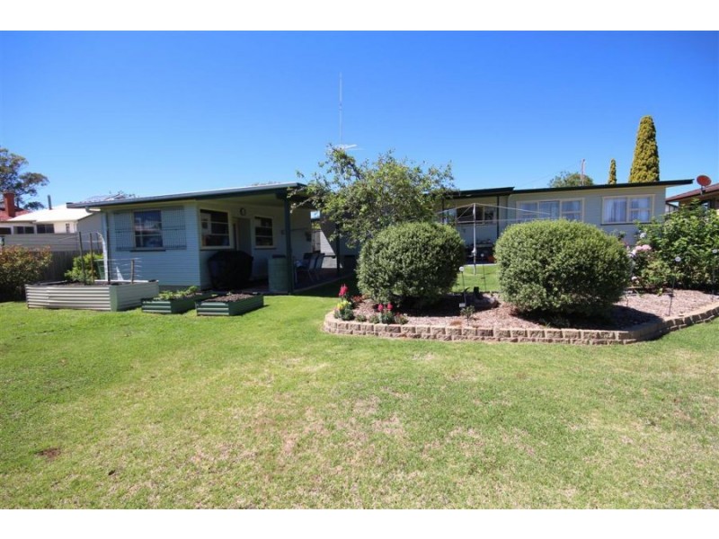 174 Manners Street, Tenterfield NSW 2372