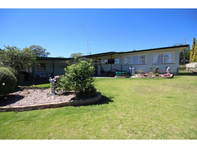 174 Manners Street, Tenterfield NSW 2372