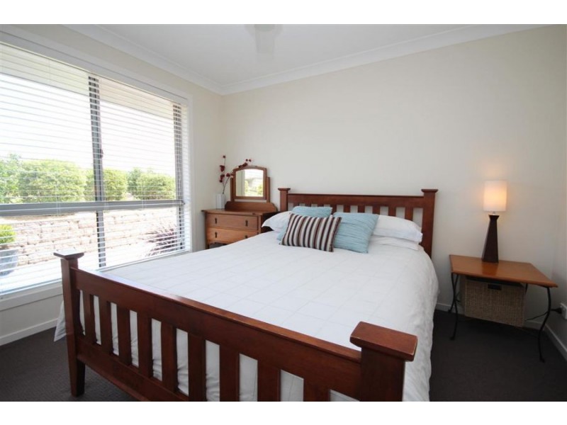 11 Parkes Drive, Tenterfield NSW 2372