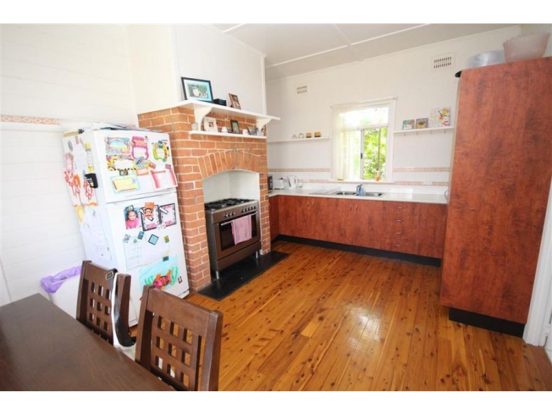 34 Molesworth Street, Tenterfield NSW 2372