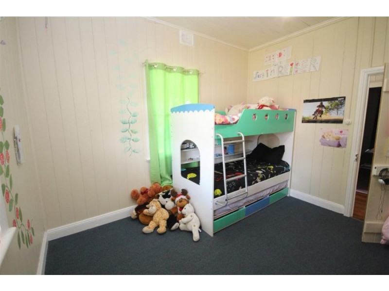 34 Molesworth Street, Tenterfield NSW 2372