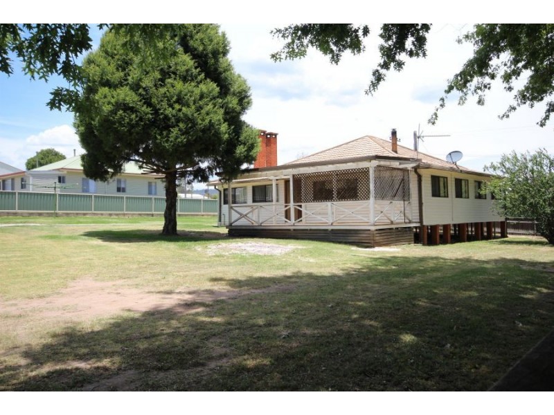 193 Logan Street, Tenterfield NSW 2372