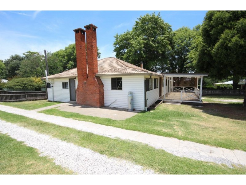 193 Logan Street, Tenterfield NSW 2372