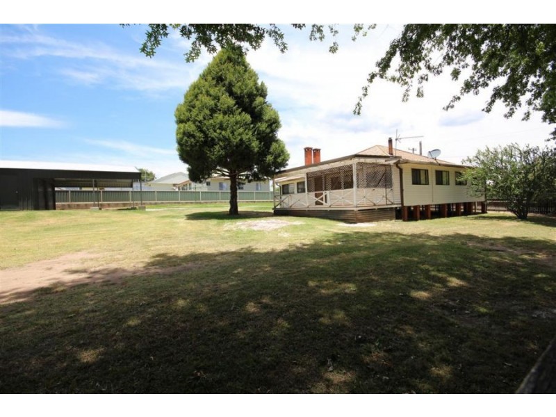 193 Logan Street, Tenterfield NSW 2372