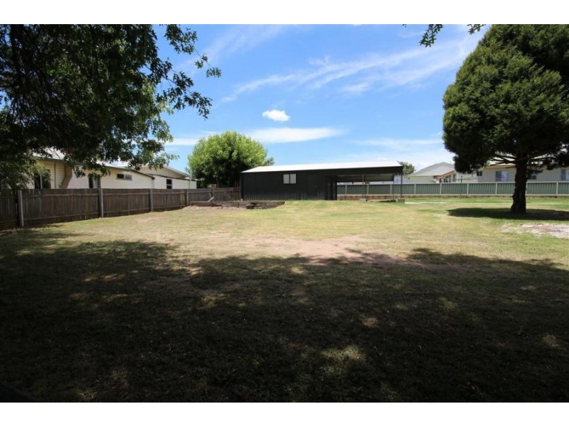 193 Logan Street, Tenterfield NSW 2372