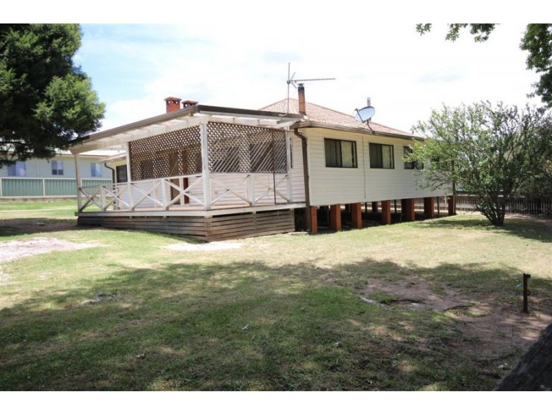 193 Logan Street, Tenterfield NSW 2372