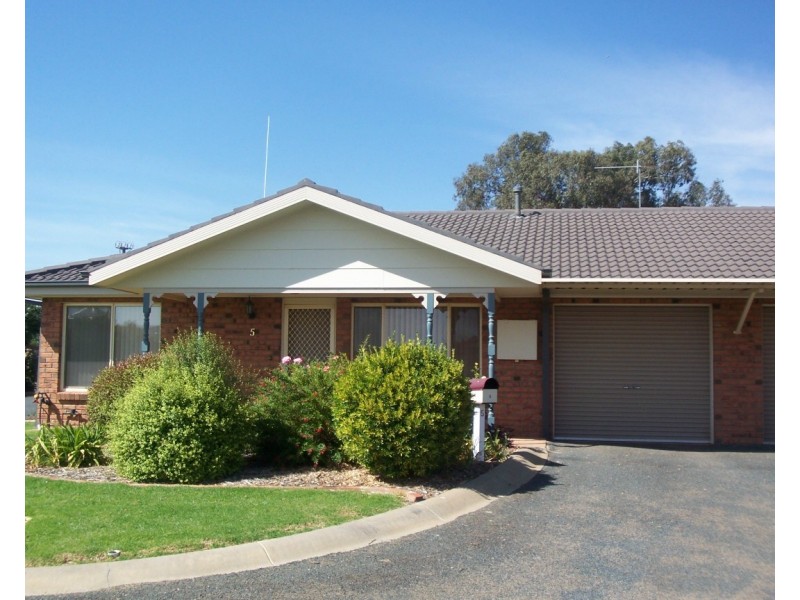 121 MacKay St, Cootamundra NSW 2590