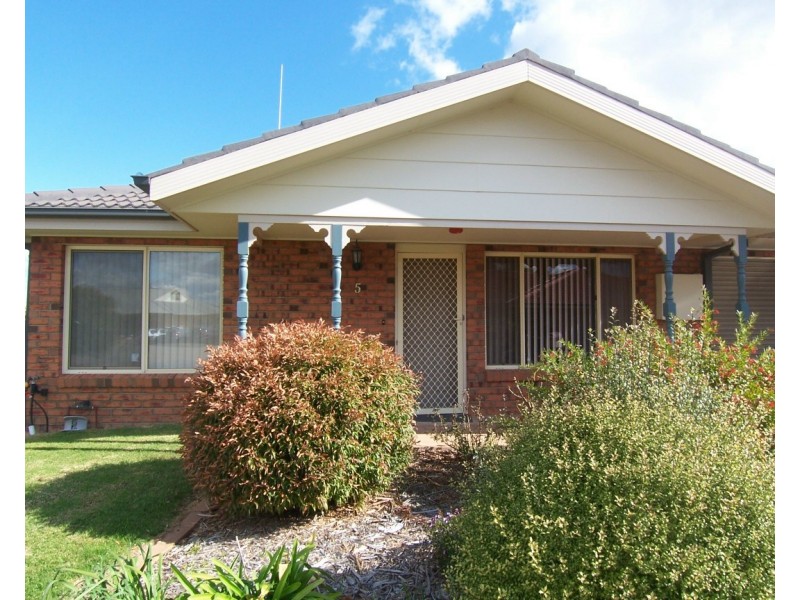 121 MacKay St, Cootamundra NSW 2590