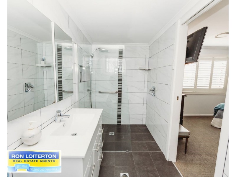 27 Hemet Cres, Cootamundra NSW 2590