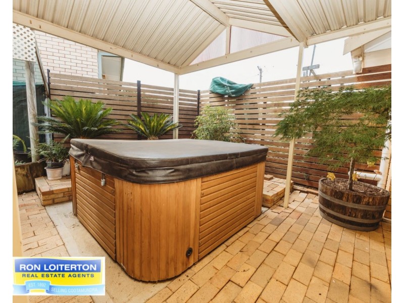 27 Hemet Cres, Cootamundra NSW 2590