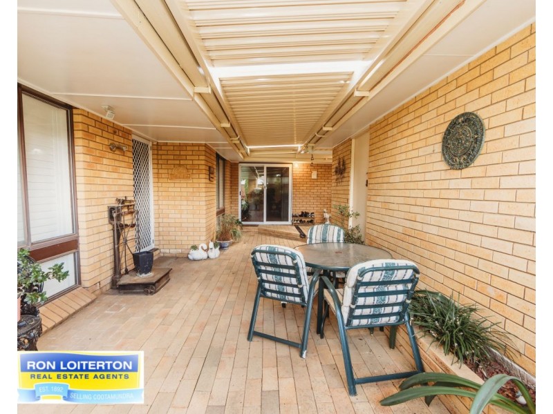 27 Hemet Cres, Cootamundra NSW 2590