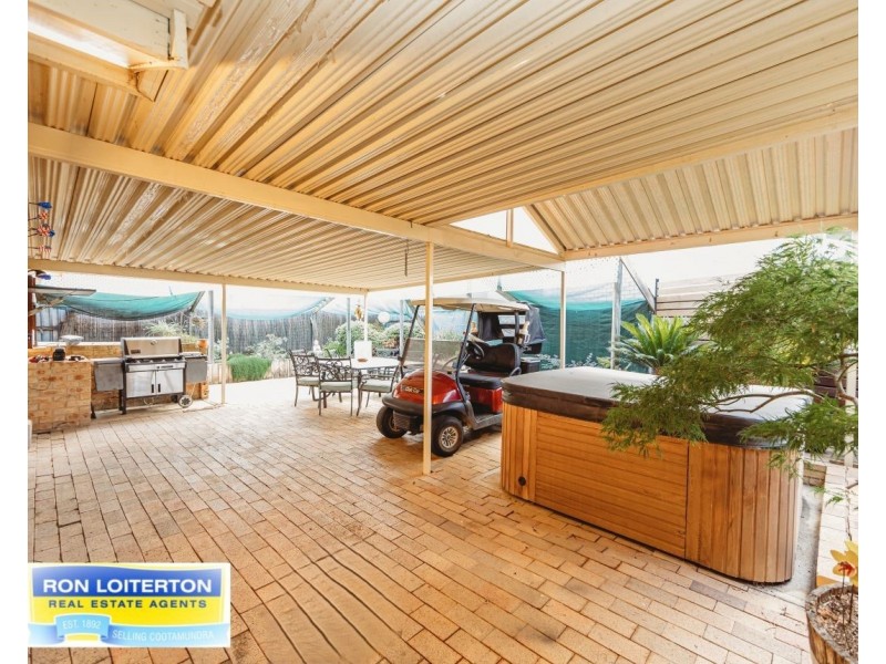 27 Hemet Cres, Cootamundra NSW 2590
