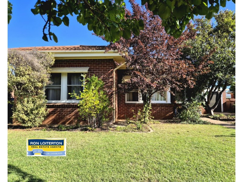 69 Crown St, Cootamundra NSW 2590
