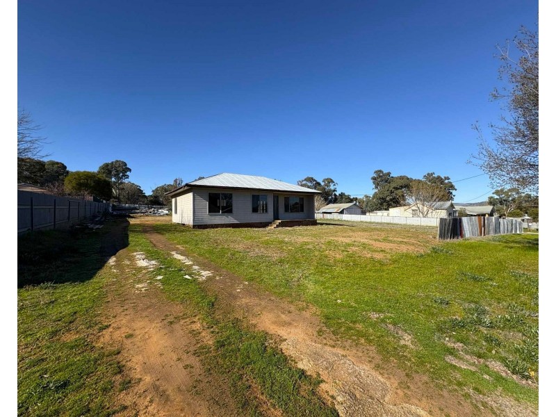 6 Bradman St, Cootamundra NSW 2590