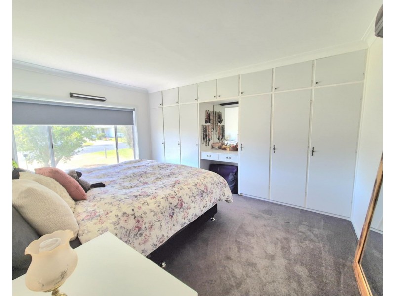 6 Albert St, Cootamundra NSW 2590