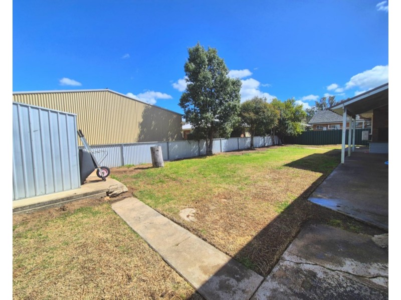 6 Albert St, Cootamundra NSW 2590