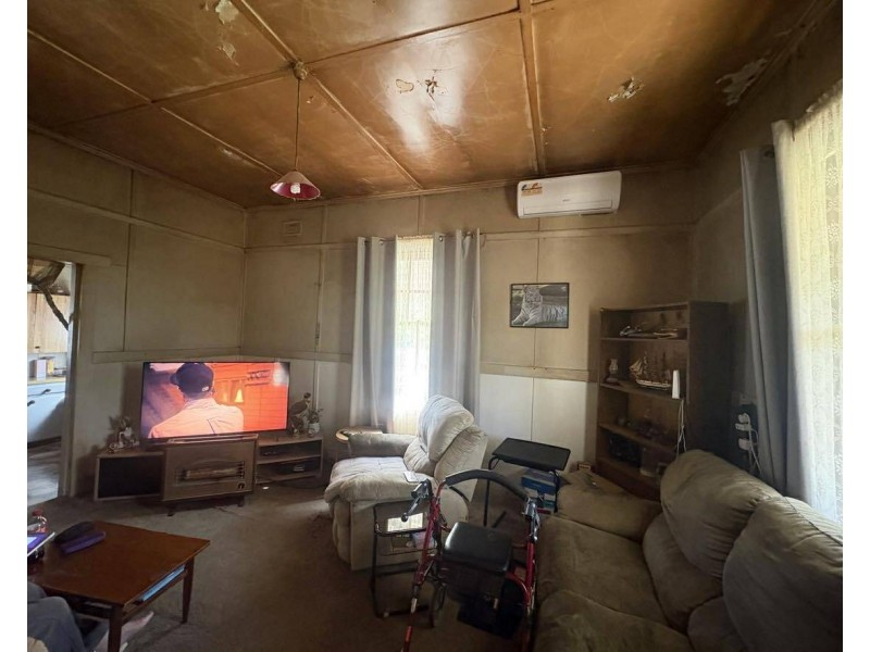 16 Chamen St, Cootamundra NSW 2590