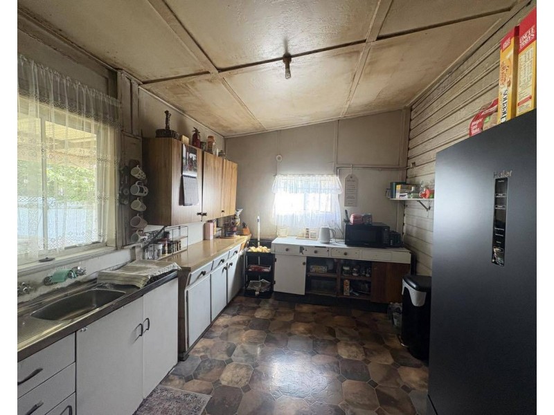 16 Chamen St, Cootamundra NSW 2590