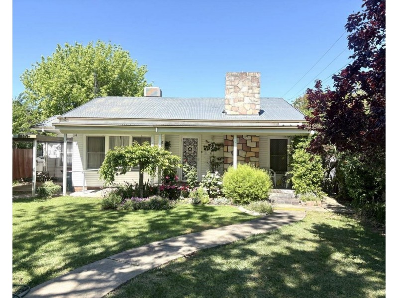 74 MacKay St, Cootamundra NSW 2590