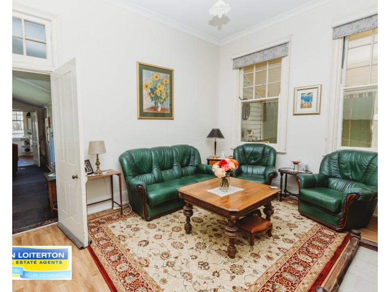 13 Queen St, Wallendbeen NSW 2588