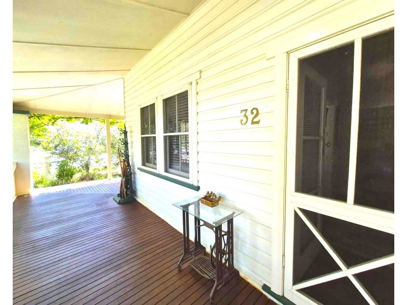 32 Crown St, Cootamundra NSW 2590