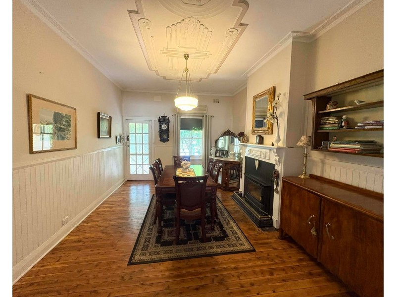 32 Crown St, Cootamundra NSW 2590