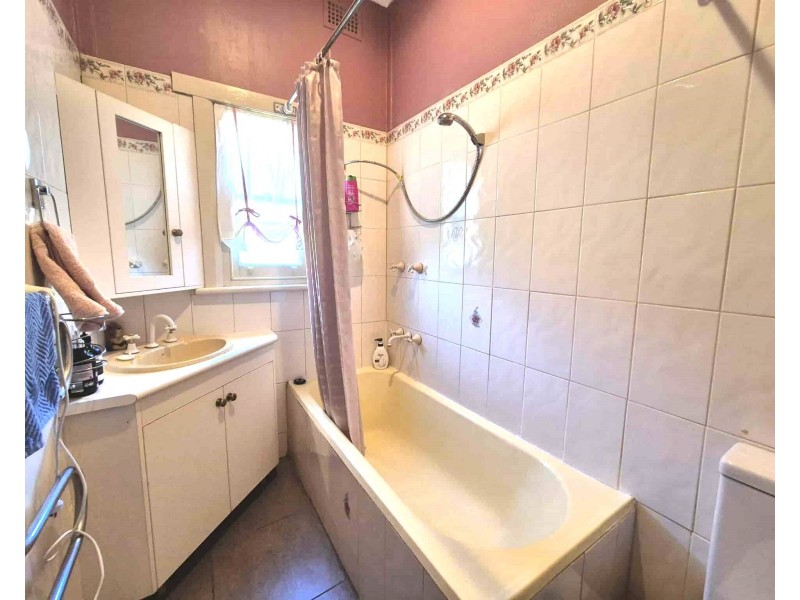 32 Crown St, Cootamundra NSW 2590
