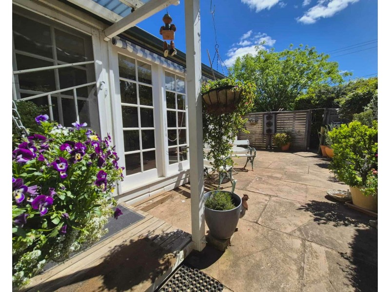 32 Crown St, Cootamundra NSW 2590