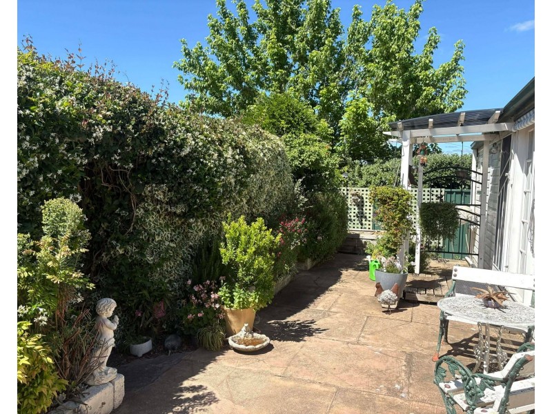 32 Crown St, Cootamundra NSW 2590
