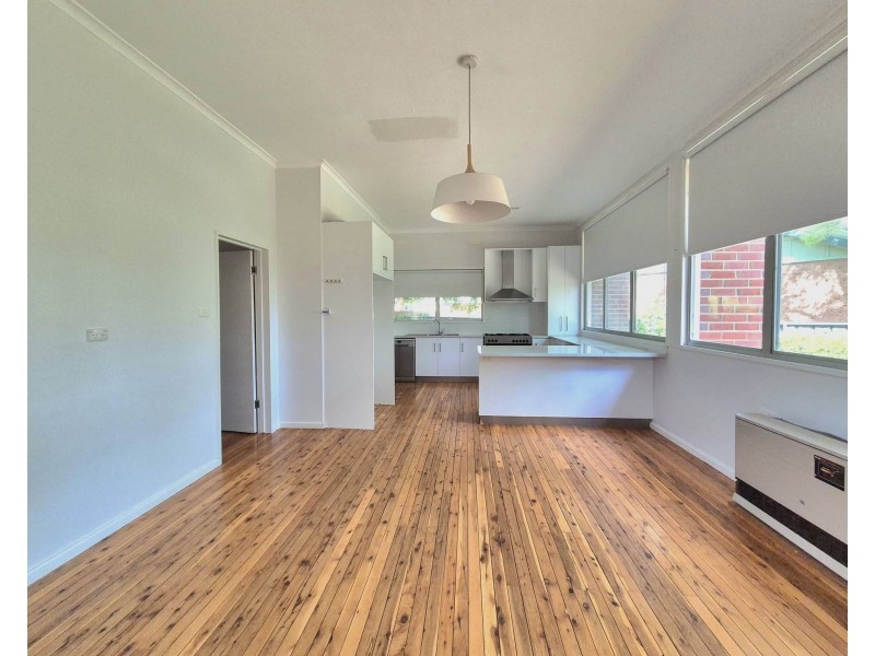 98 Thompson St, Cootamundra NSW 2590