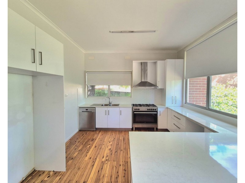 98 Thompson St, Cootamundra NSW 2590
