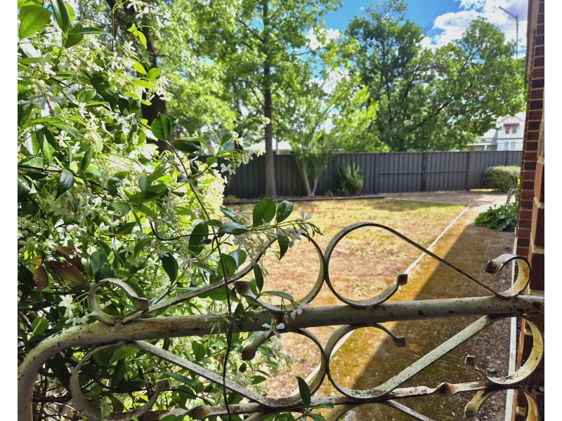 98 Thompson St, Cootamundra NSW 2590