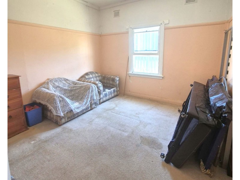 6 Renehan St, Cootamundra NSW 2590