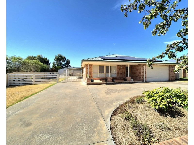 31 Harold Conkey Ave, Cootamundra NSW 2590